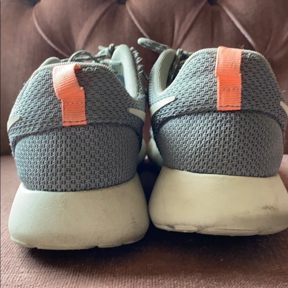 Nike Roshe - Picture 4 of 5